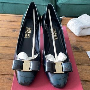 Ferragamo Erice pumps